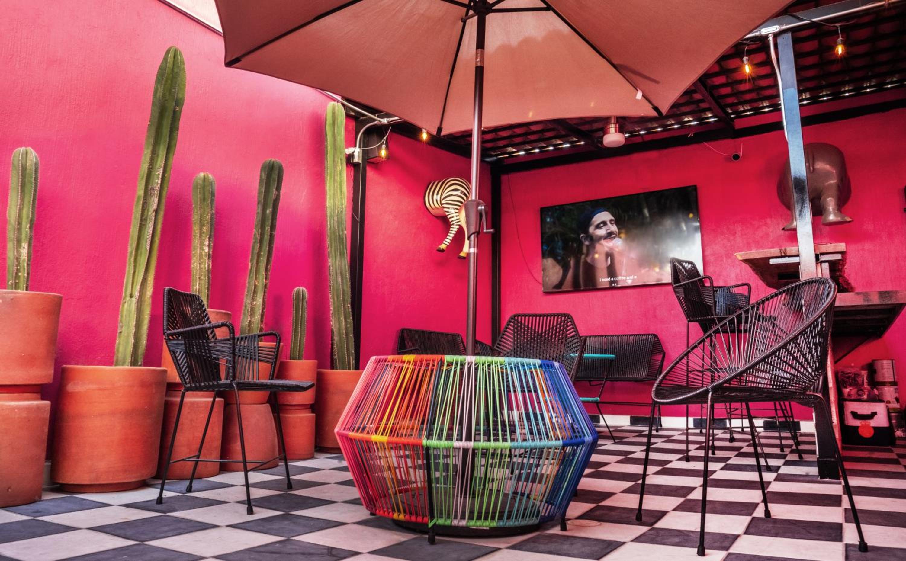 Hotel Homestal California Hostal en Tlaquepaque