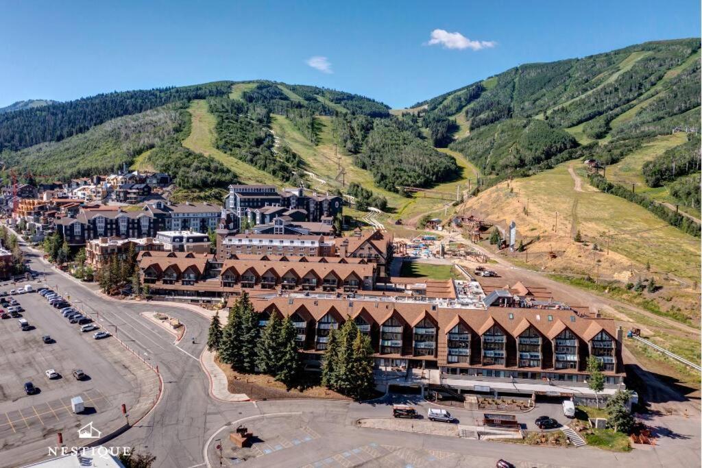Alpine Haven at Park City Base Ski-In Ski-Out Condo Hosted by Nestique view 5