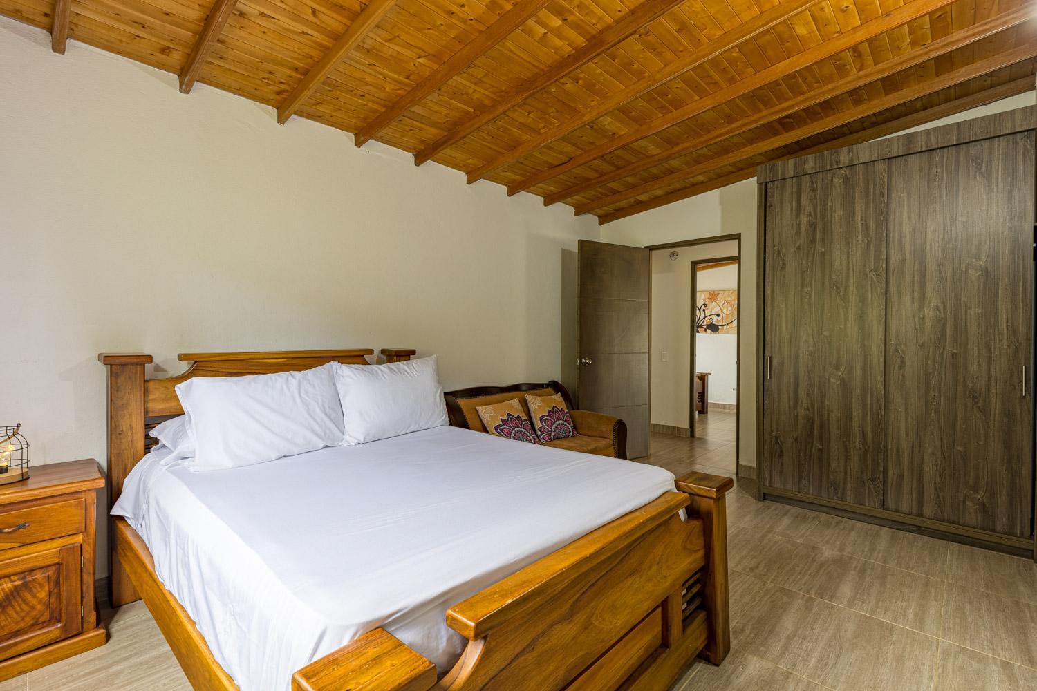 Buho Cabaña Santa Elena
