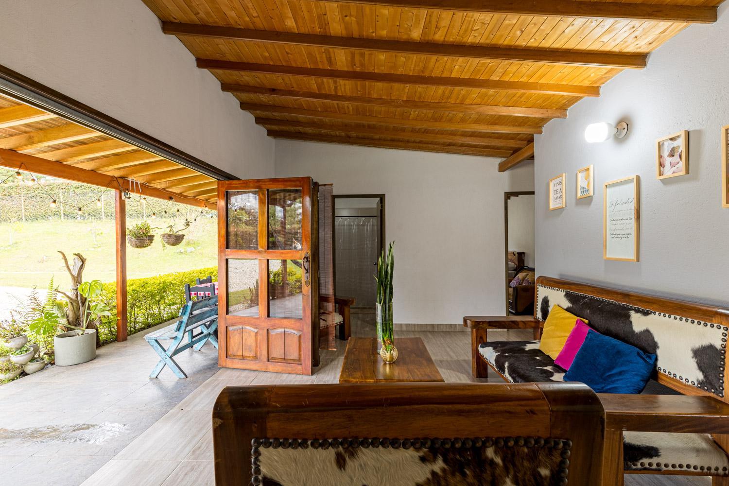 Buho Cabaña Santa Elena