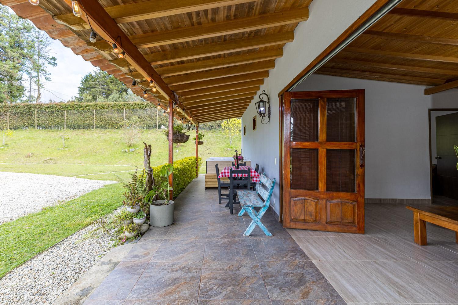 Buho Cabaña Santa Elena