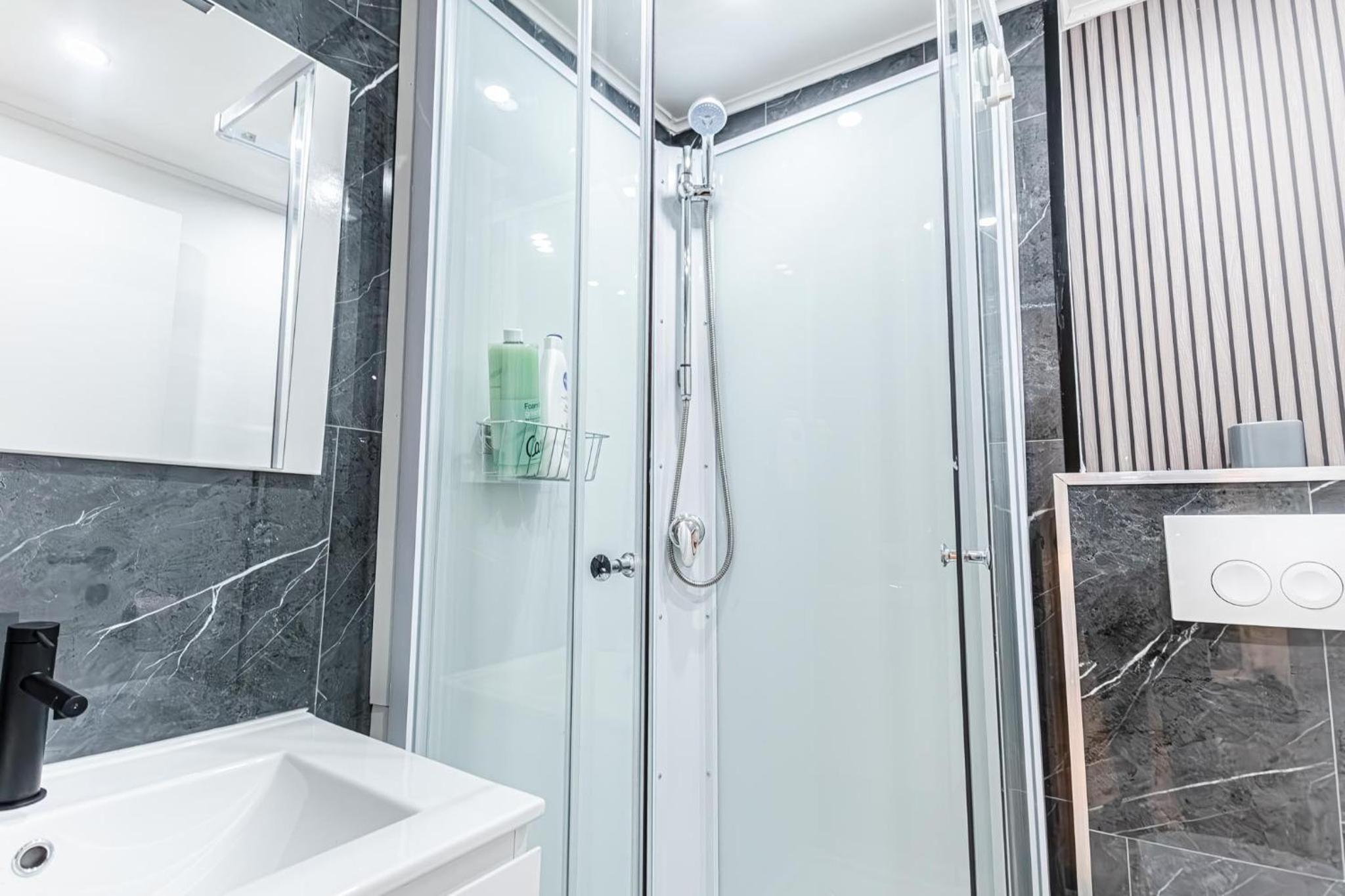 Spacious Shared 5BR Apt in the Heart of Gent