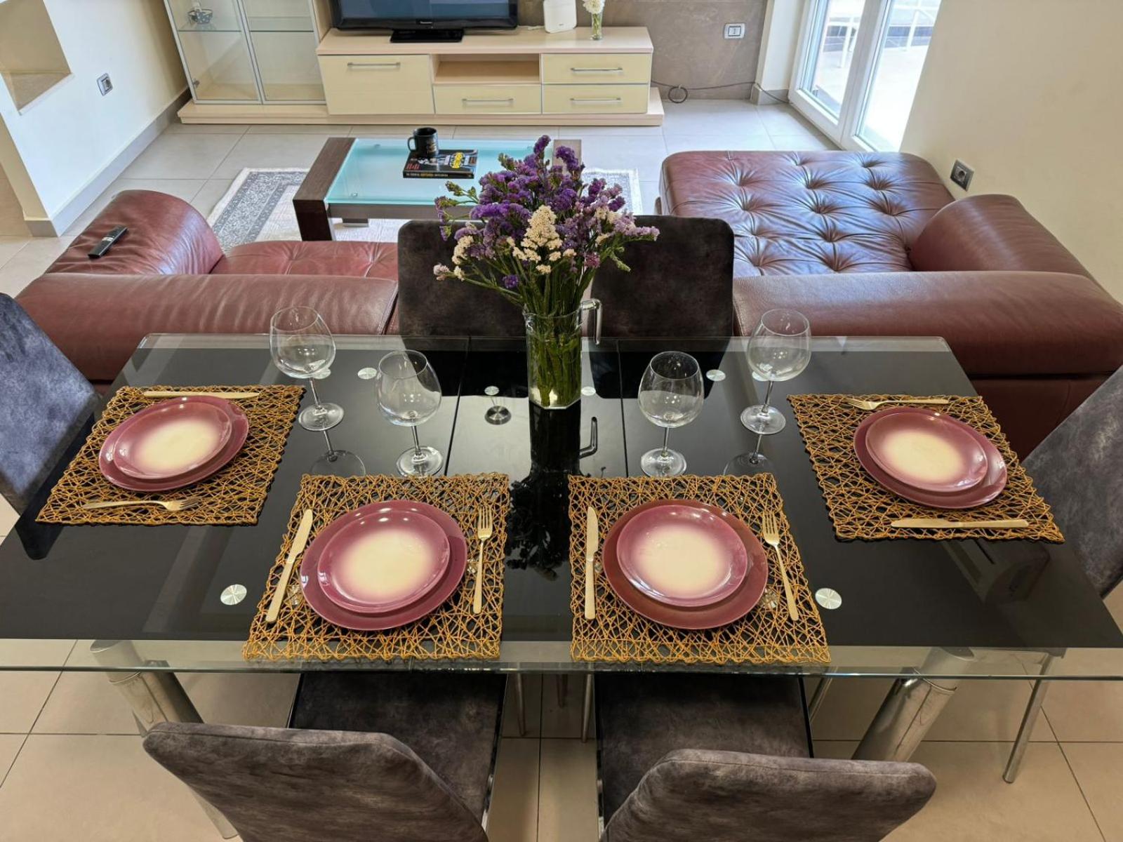 Diem Apartment near Pazari i Ri