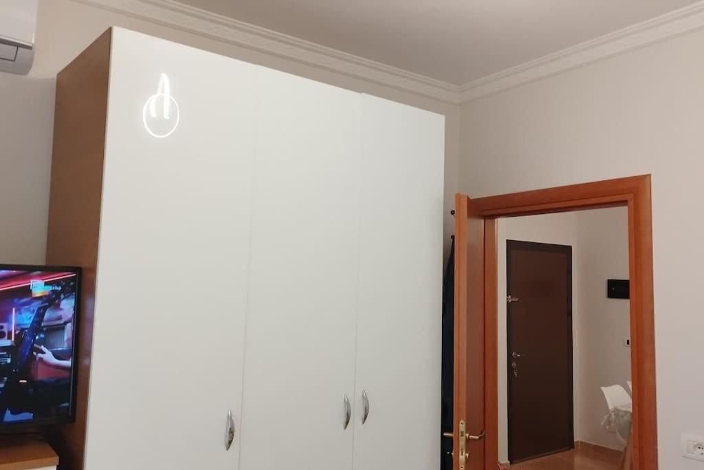 Glen's Apartament at Qerret Beach