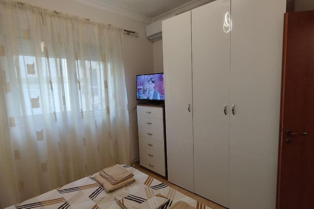 Glen's Apartament at Qerret Beach