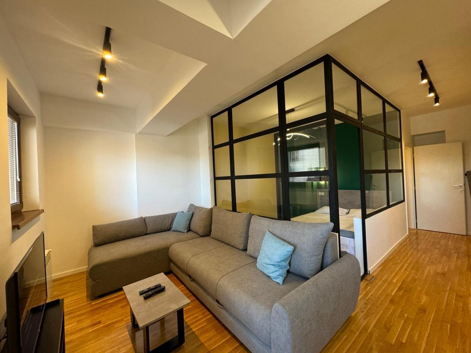 Gigi Apartment by eluxory view 3