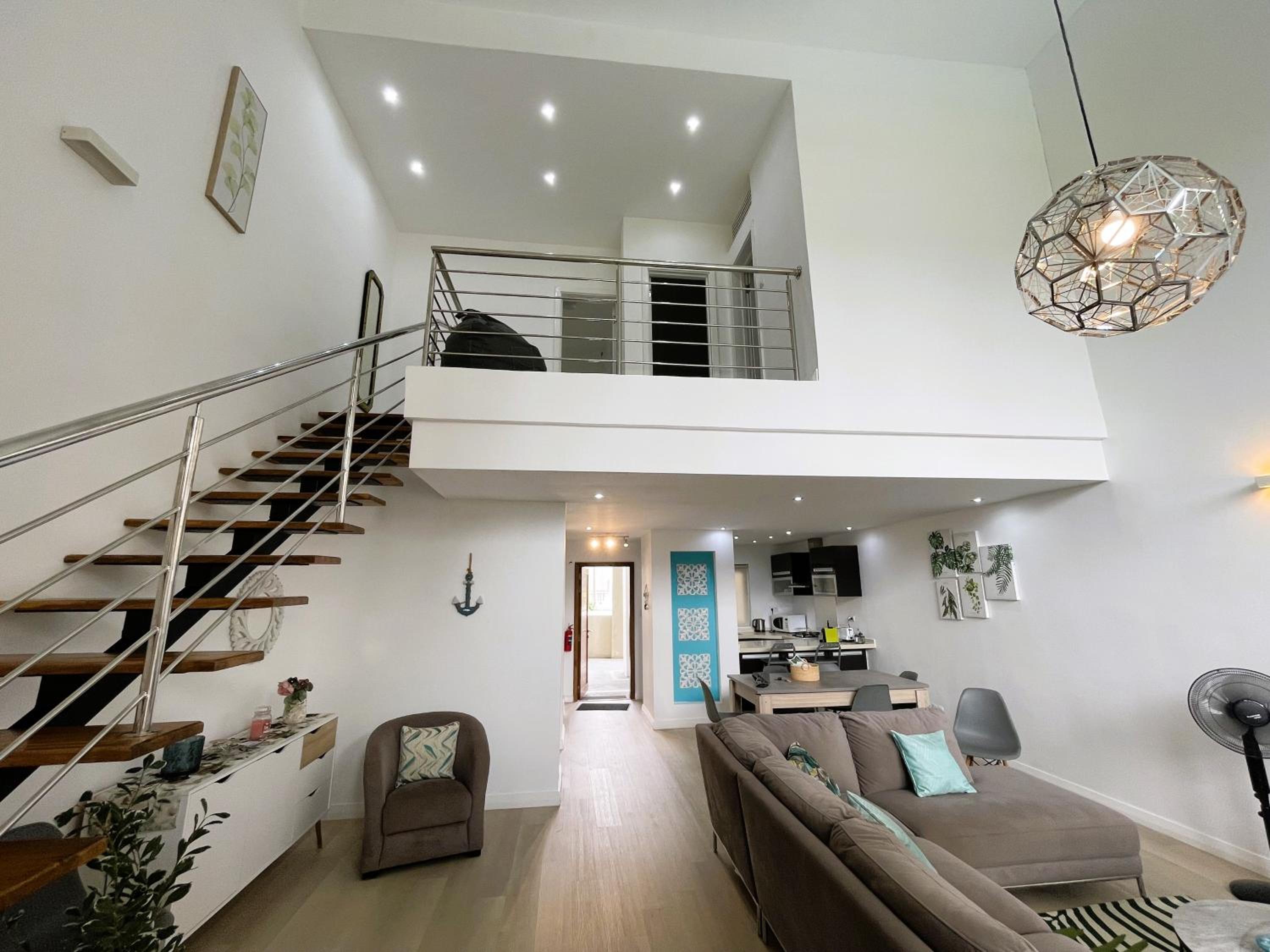 SG5 l Le Turquoise - third line building - Beachfront Residence view 3