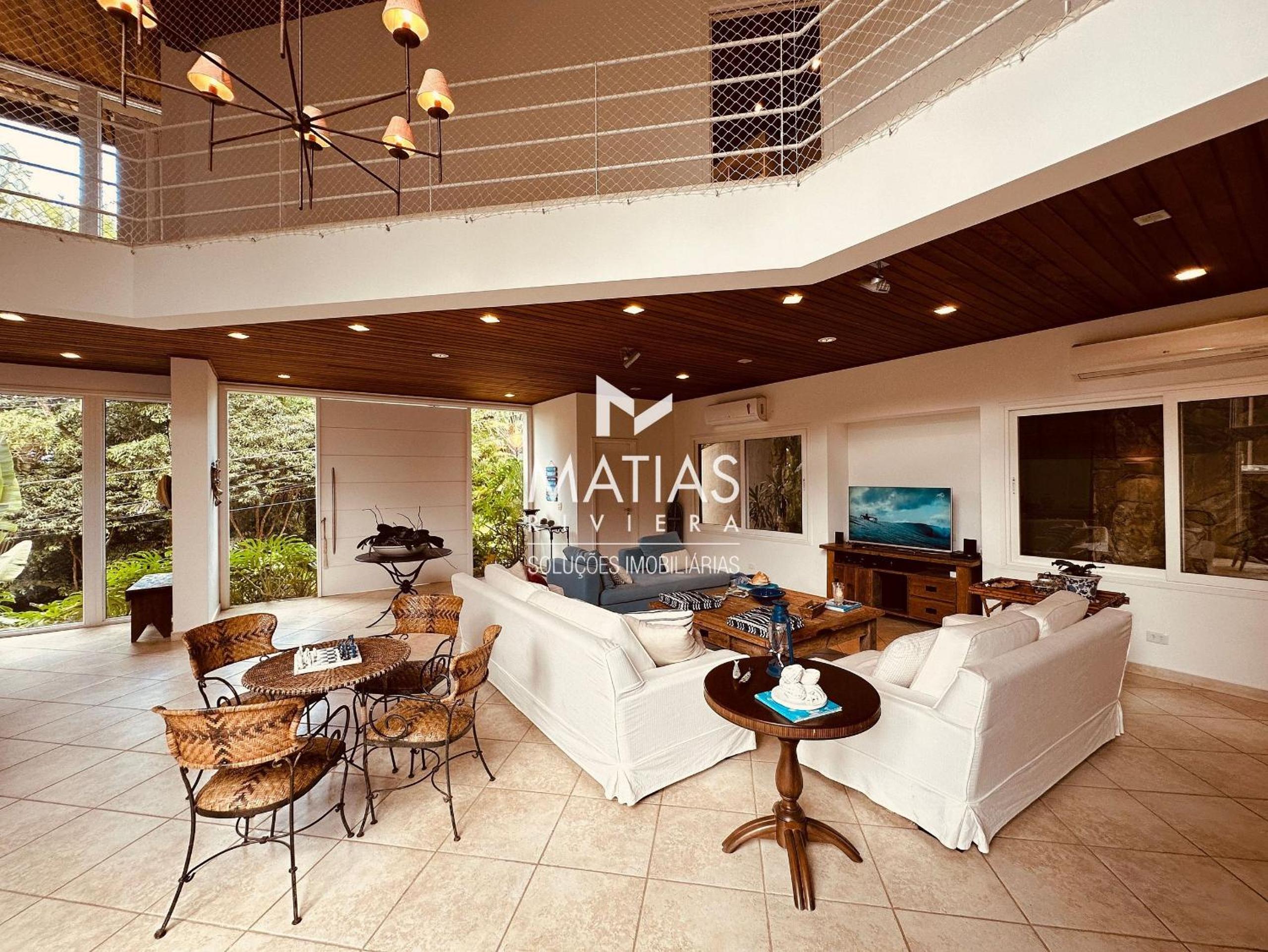 Casa de Luxo na Praia Semi-Privativa em Iporanga