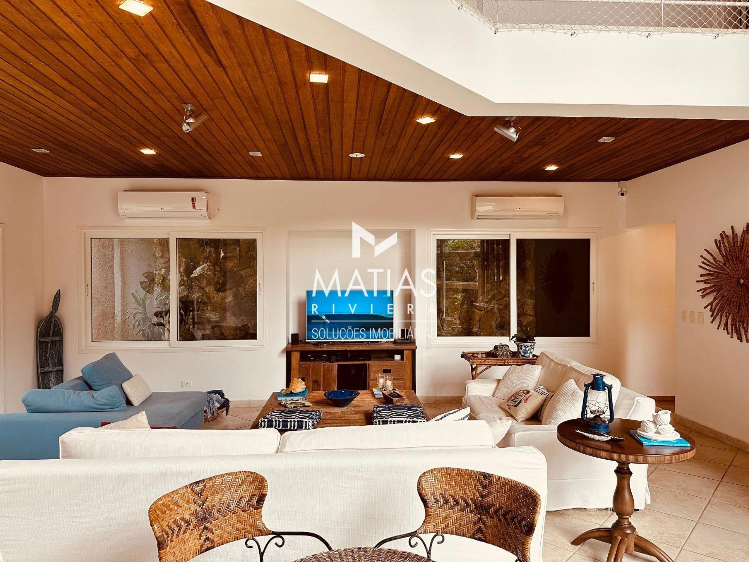 Casa de Luxo na Praia Semi-Privativa em Iporanga