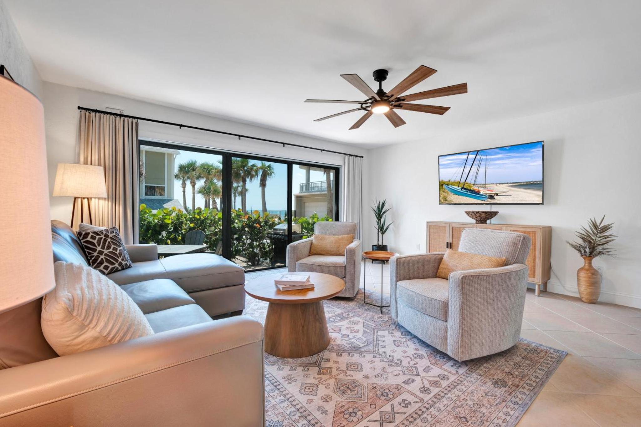 Oceanside Village Townhouse No Drive New Smyrna Beach, Private Ground Floor Patio w Grill