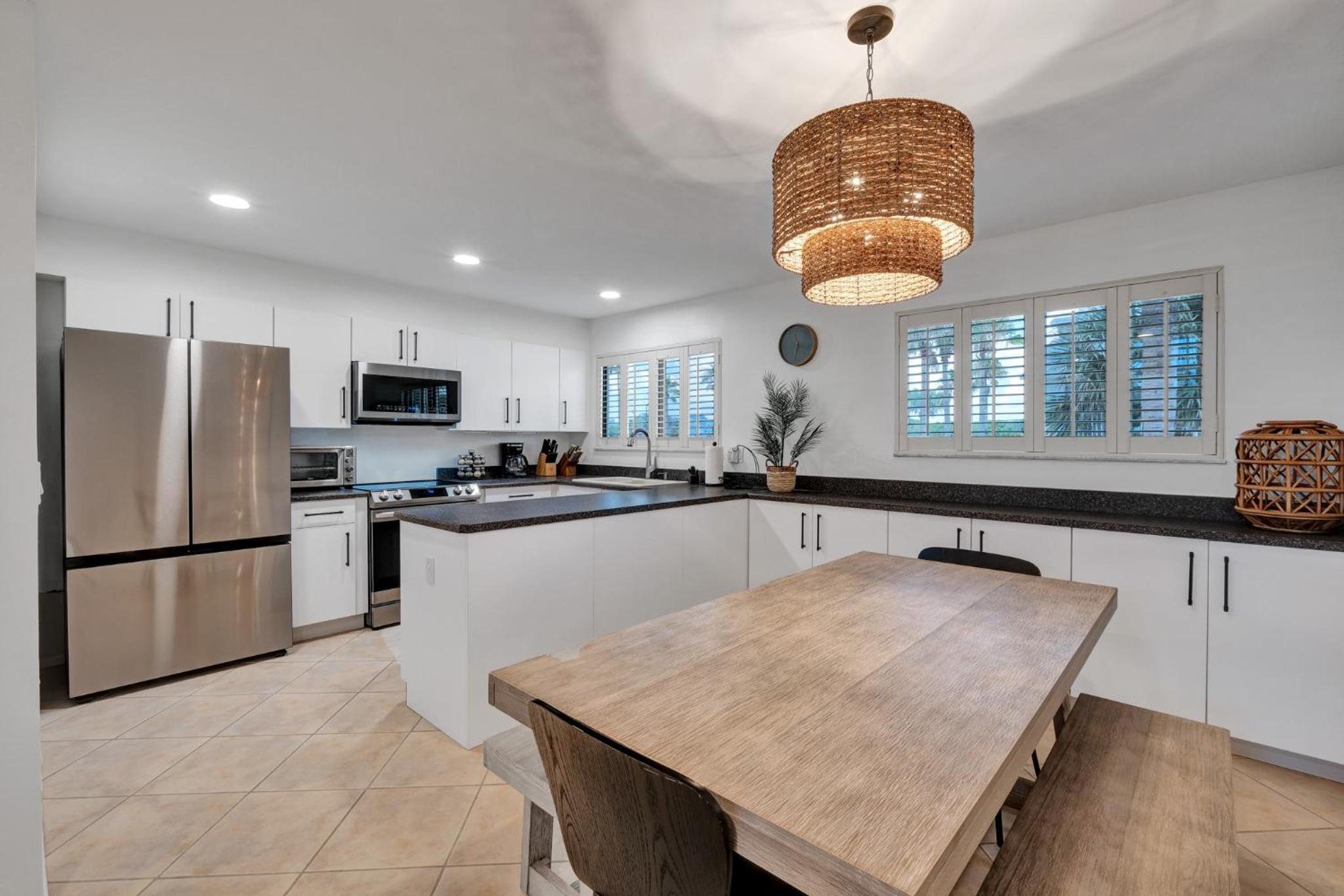 Oceanside Village Townhouse No Drive New Smyrna Beach, Private Ground Floor Patio w Grill