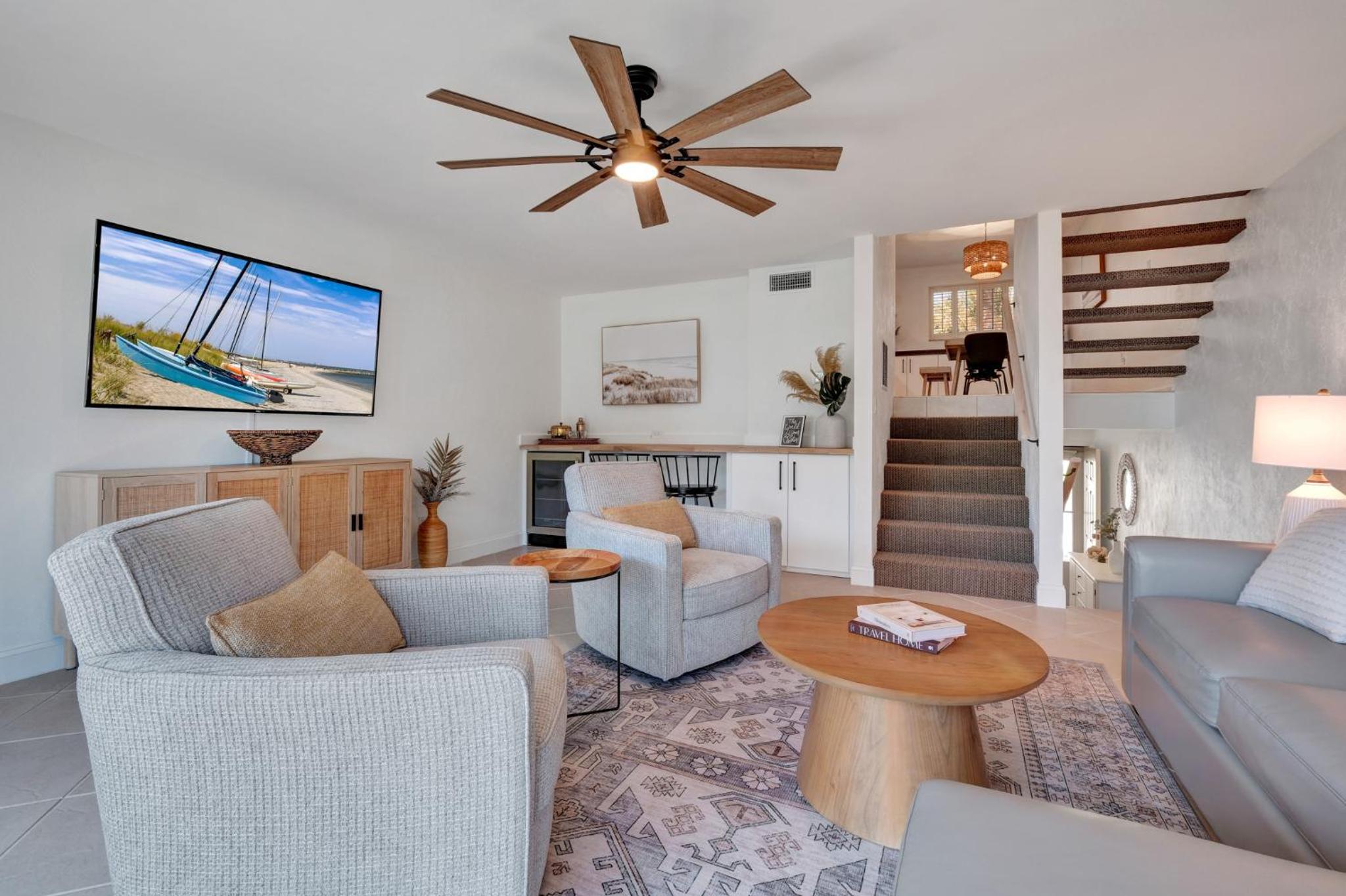 Oceanside Village Townhouse No Drive New Smyrna Beach, Private Ground Floor Patio w Grill