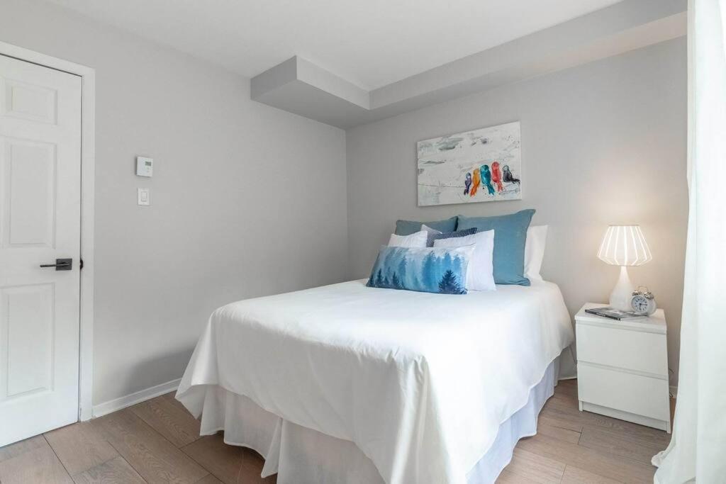 Bright & Modern Lac Tremblant Condo with Views