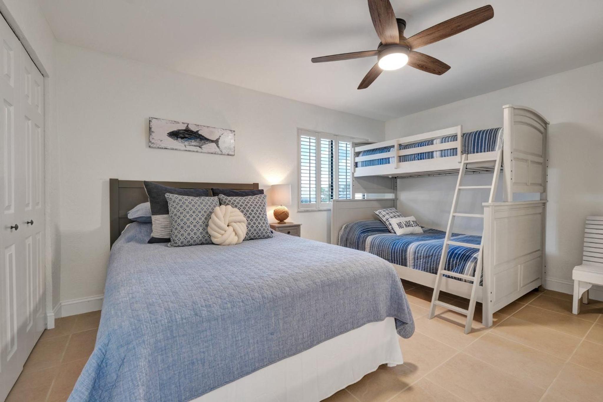 Oceanside Village Townhouse No Drive New Smyrna Beach, Private Ground Floor Patio w Grill