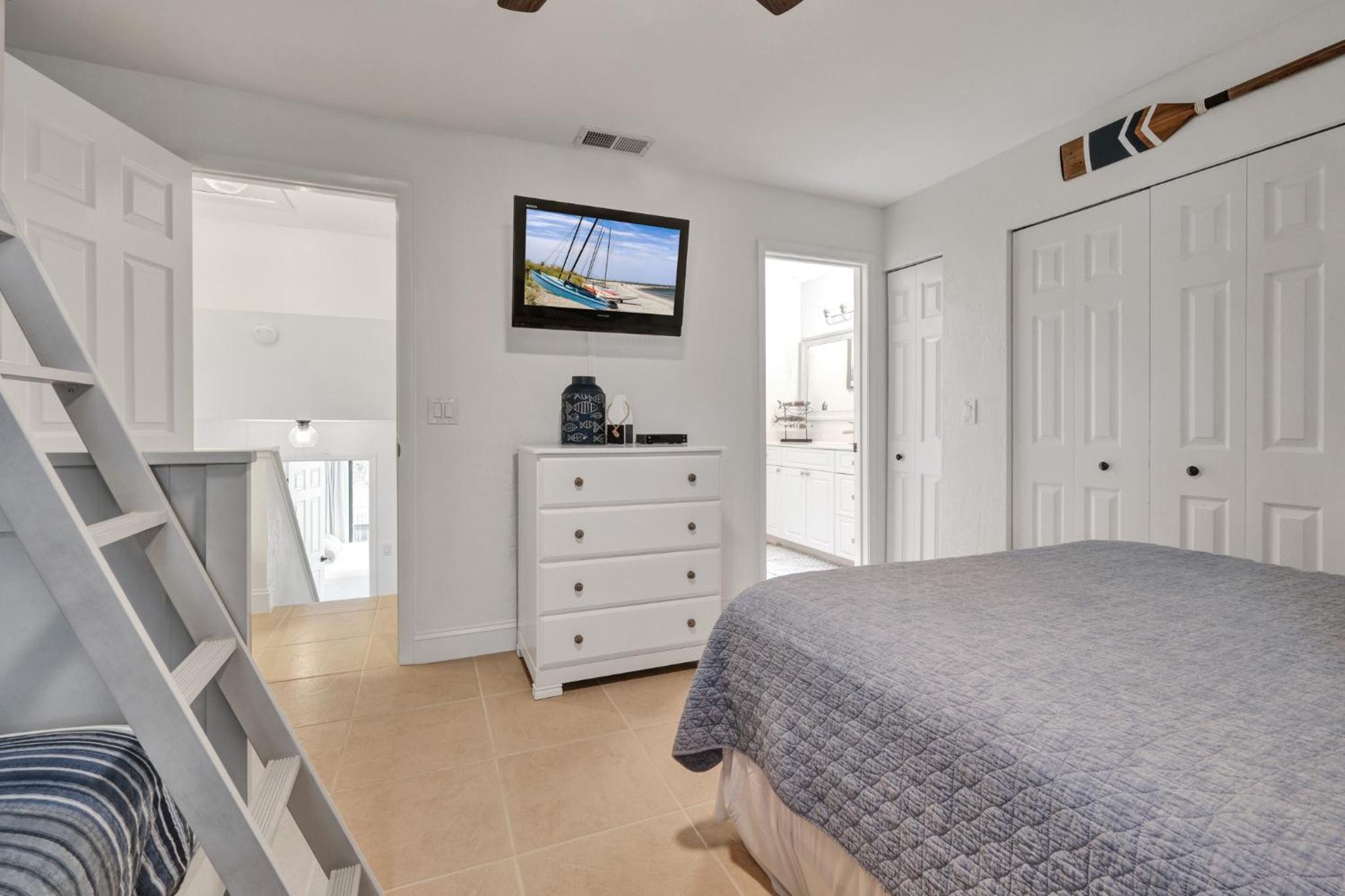 Oceanside Village Townhouse No Drive New Smyrna Beach, Private Ground Floor Patio w Grill