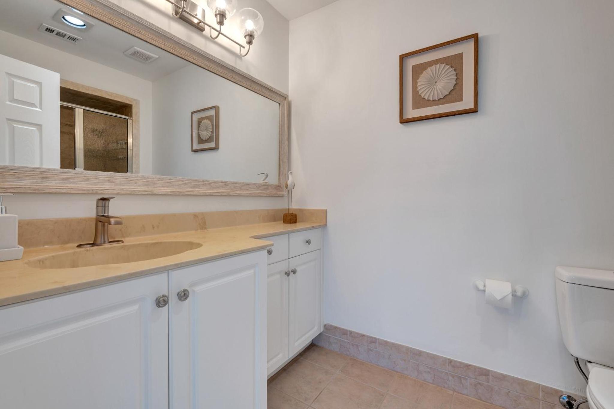 Oceanside Village Townhouse No Drive New Smyrna Beach, Private Ground Floor Patio w Grill