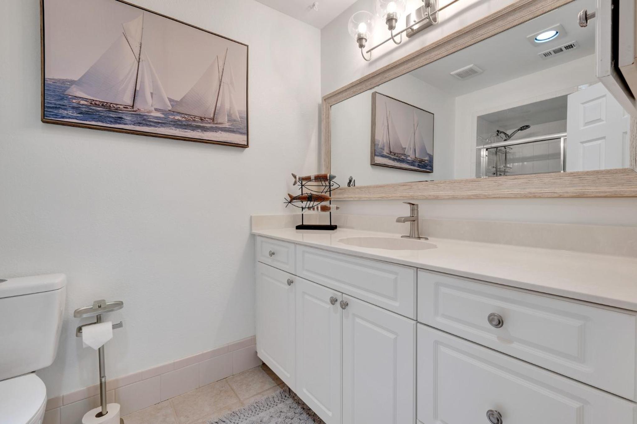Oceanside Village Townhouse No Drive New Smyrna Beach, Private Ground Floor Patio w Grill