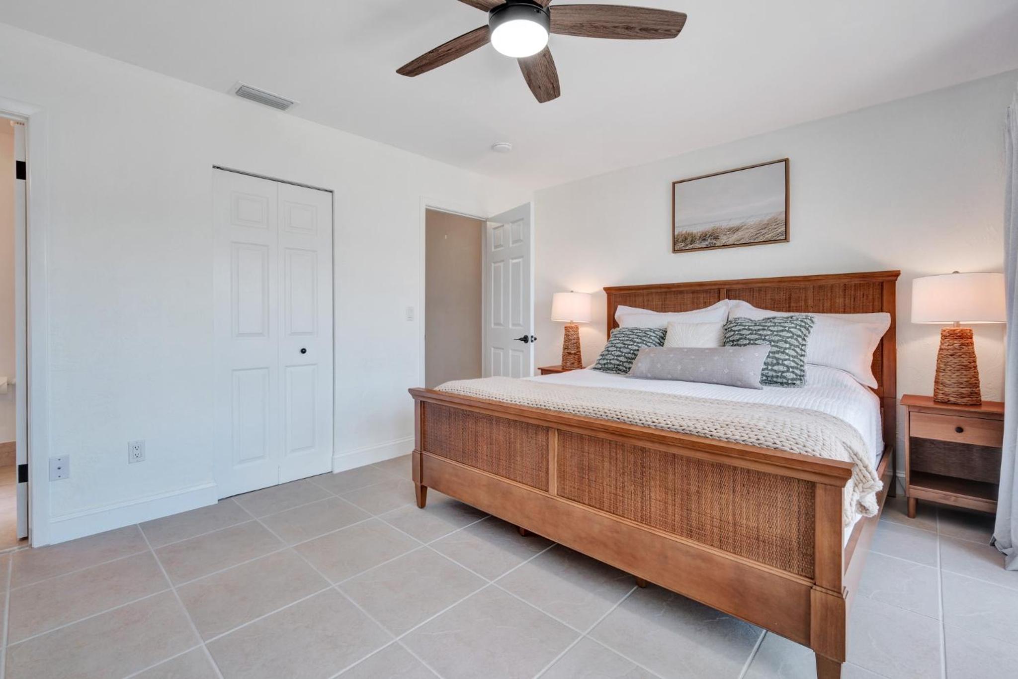 Oceanside Village Townhouse No Drive New Smyrna Beach, Private Ground Floor Patio w Grill