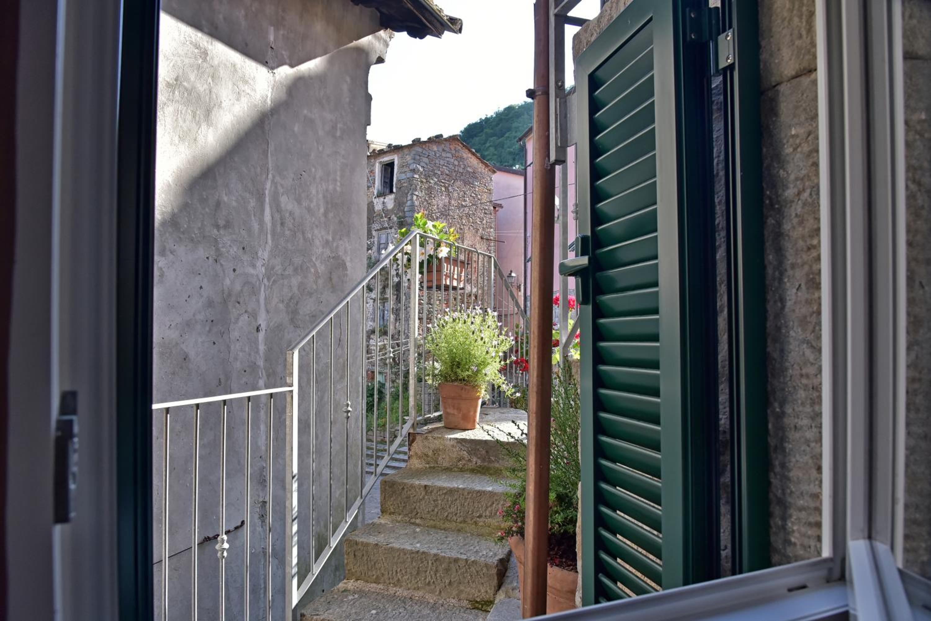 Photo 27