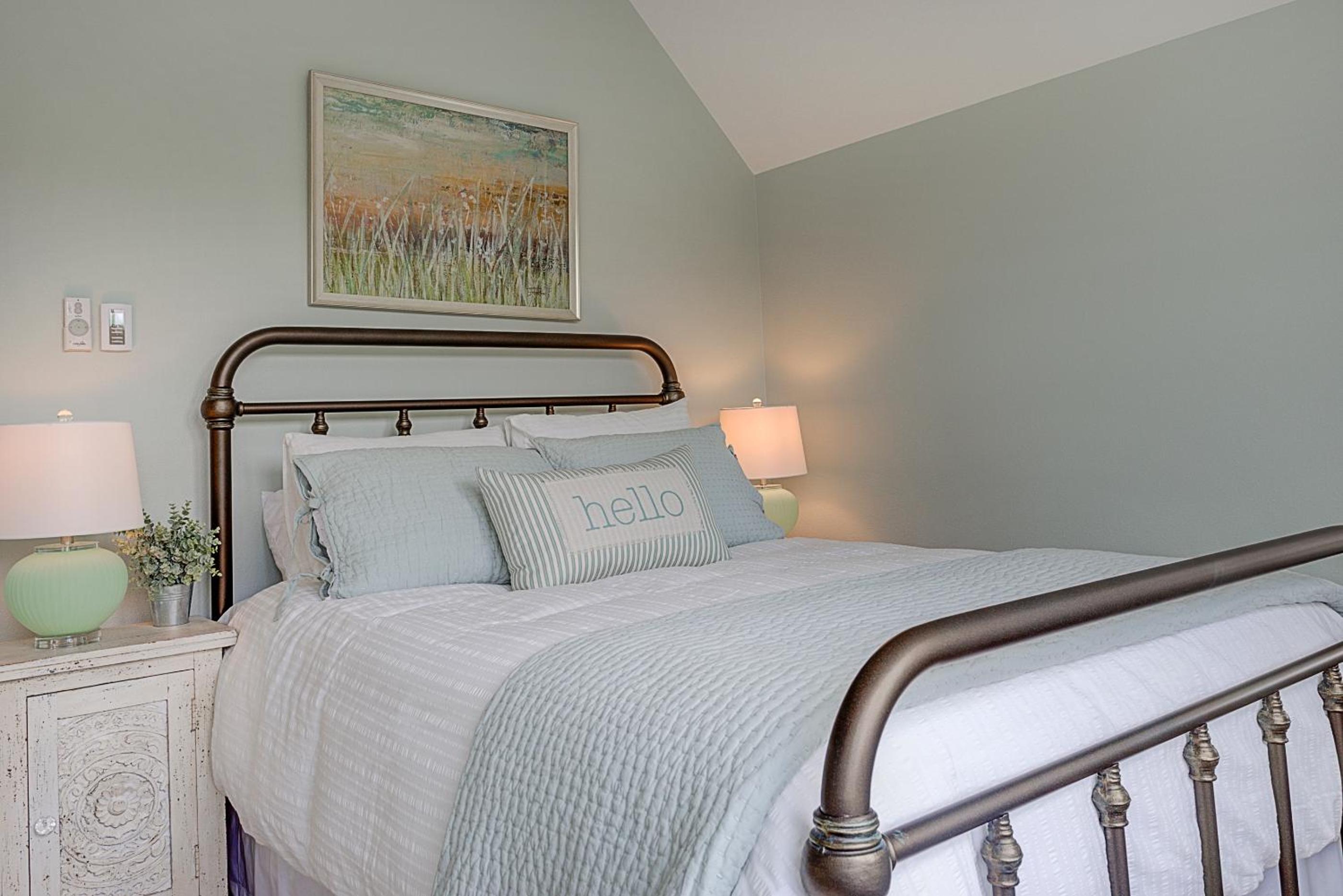 Creekside Cottage by Seabrook Hospitality