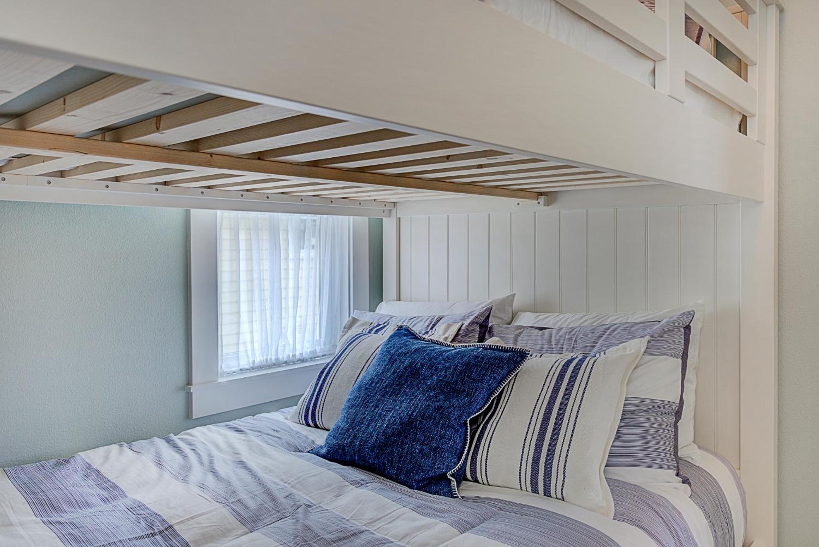 Creekside Cottage by Seabrook Hospitality