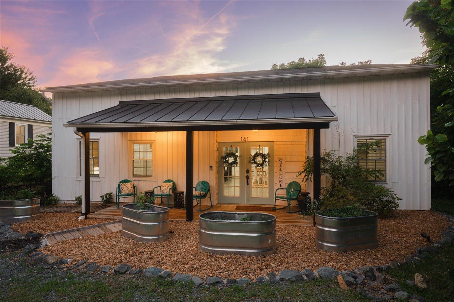 Hotel Avon Clubhouse