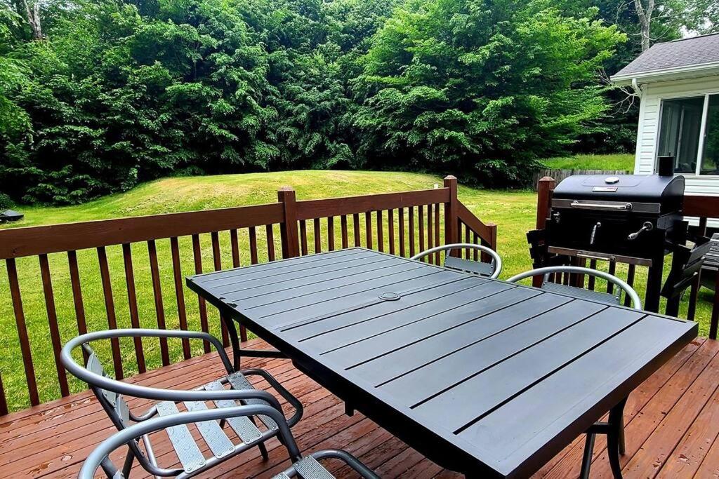 Perfect Vacation Home with Game Room Theater Hot Tub
