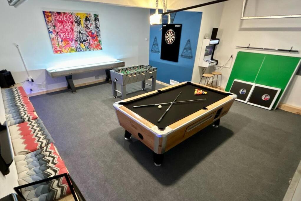 Perfect Vacation Home with Game Room Theater Hot Tub