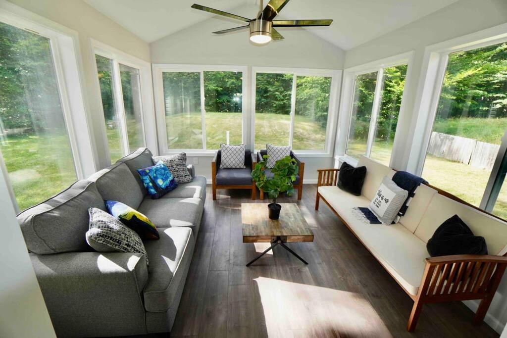 Perfect Vacation Home with Game Room Theater Hot Tub