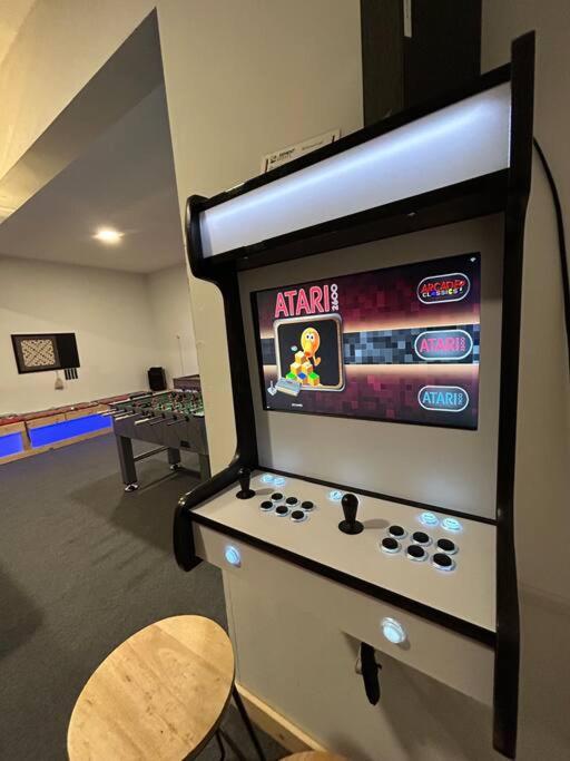 Perfect Vacation Home with Game Room Theater Hot Tub