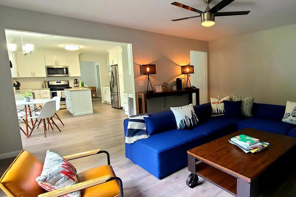 Perfect Vacation Home with Game Room Theater Hot Tub