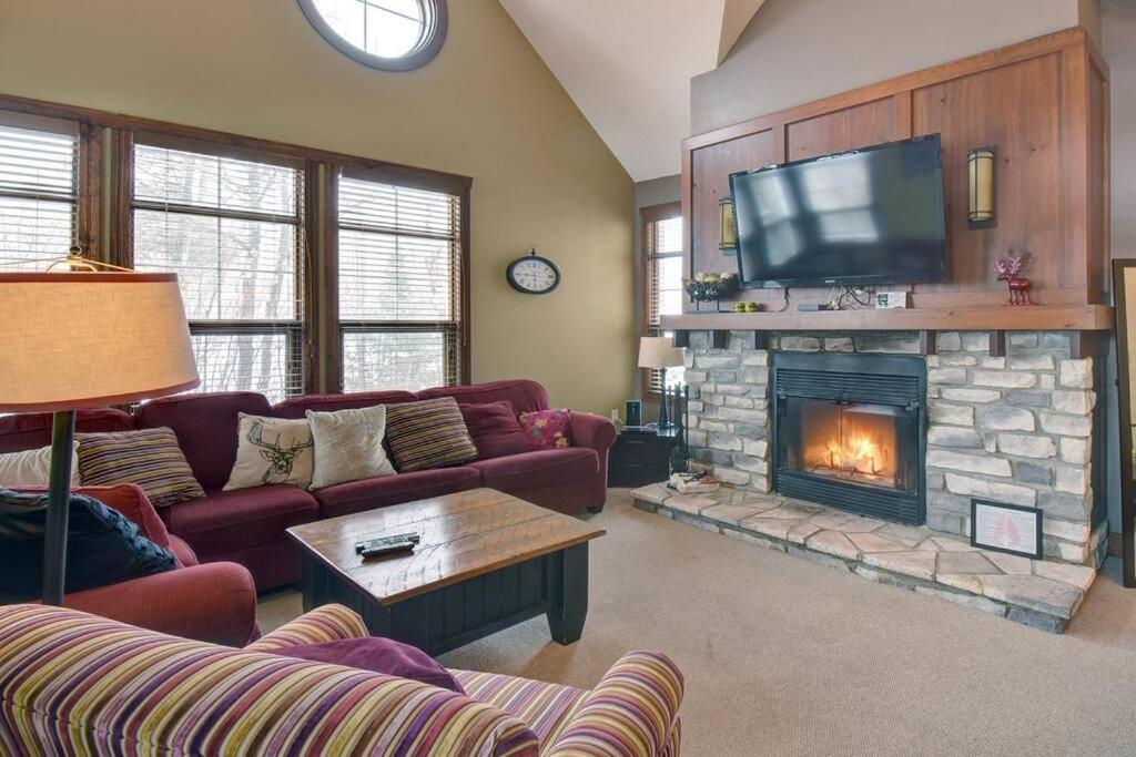 Les Eaux Tremblant Classic Chalet Pool & Jacuzzi
