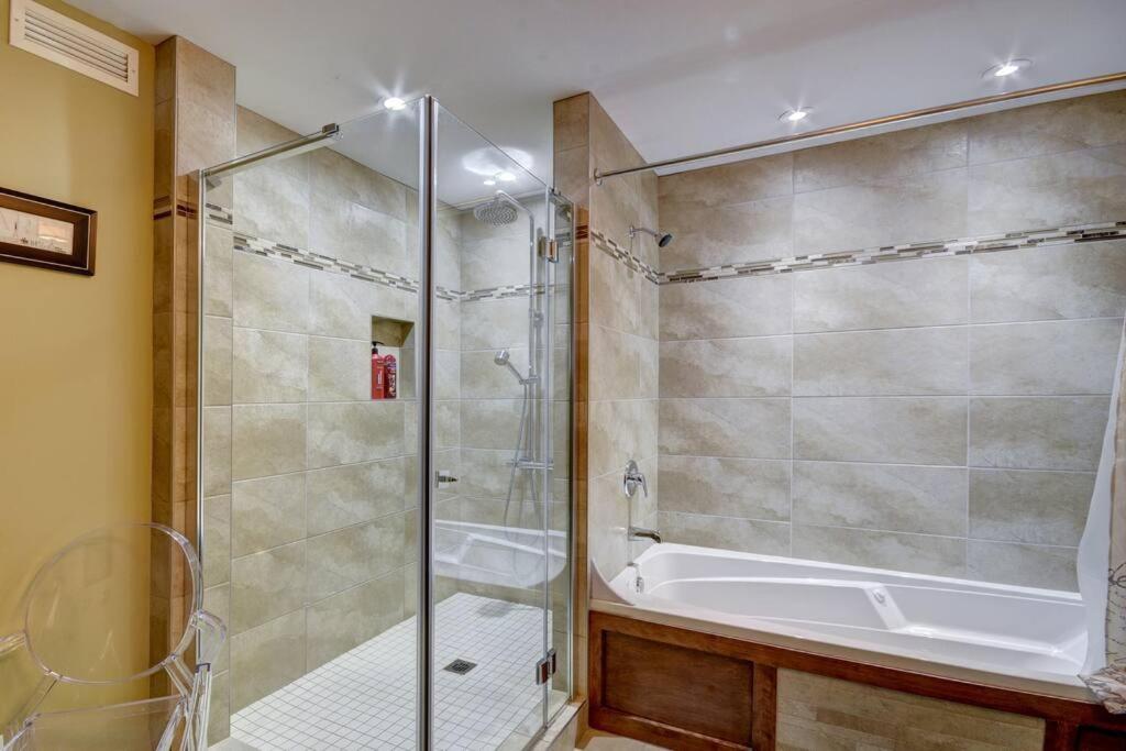 Les Eaux Tremblant Classic Chalet Pool & Jacuzzi