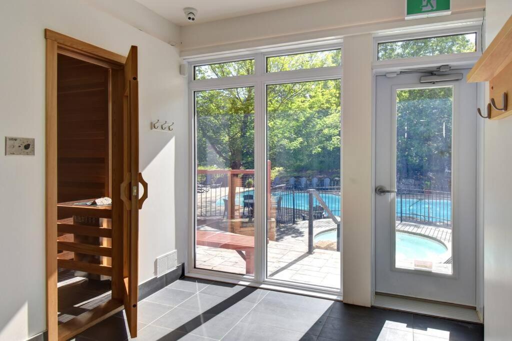 Les Eaux Tremblant Classic Chalet Pool & Jacuzzi