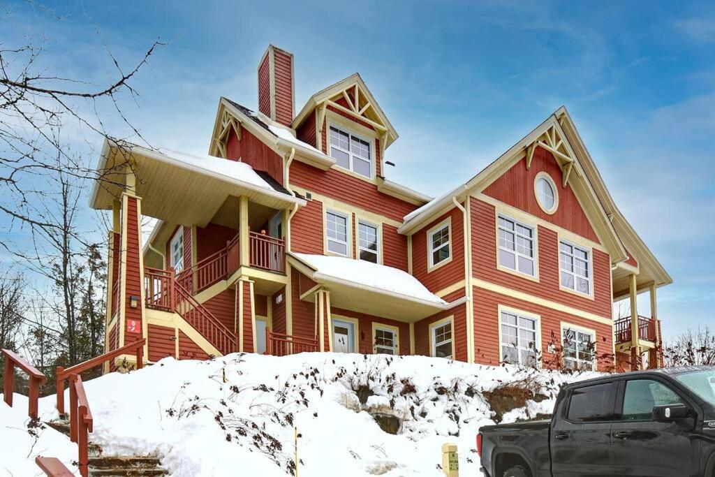 Les Eaux Tremblant Classic Chalet Pool & Jacuzzi
