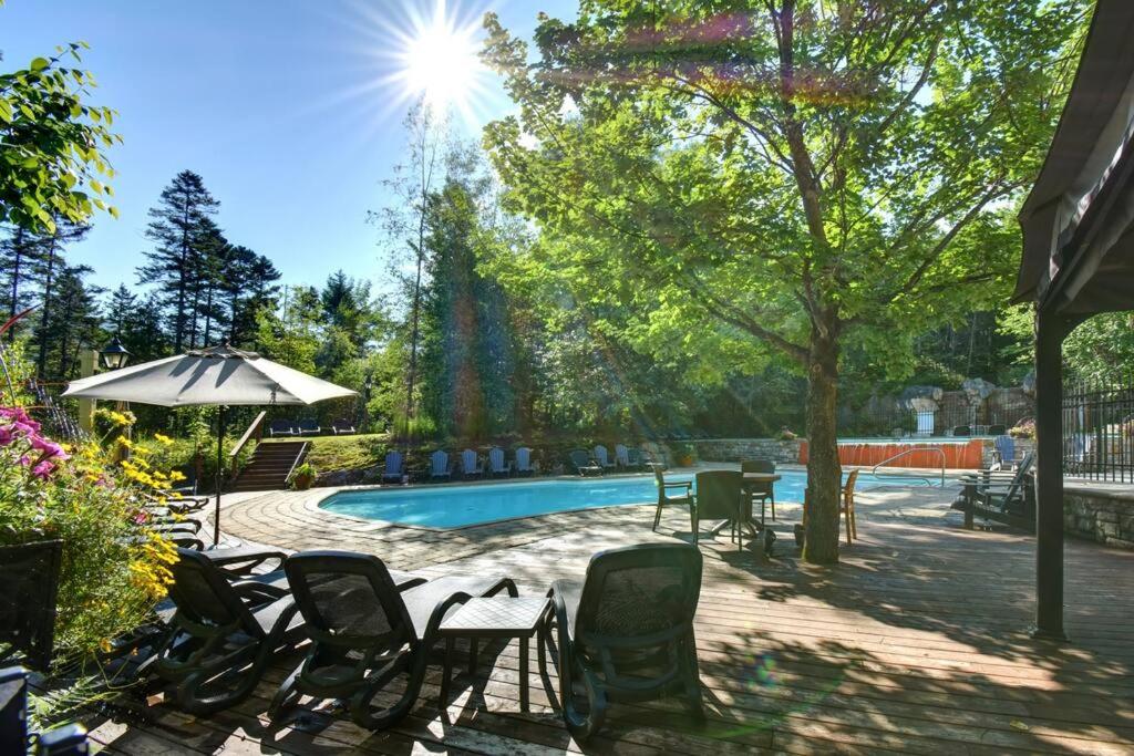 Les Eaux Tremblant Classic Chalet Pool & Jacuzzi