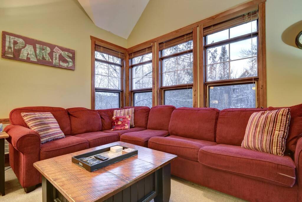 Les Eaux Tremblant Classic Chalet Pool & Jacuzzi