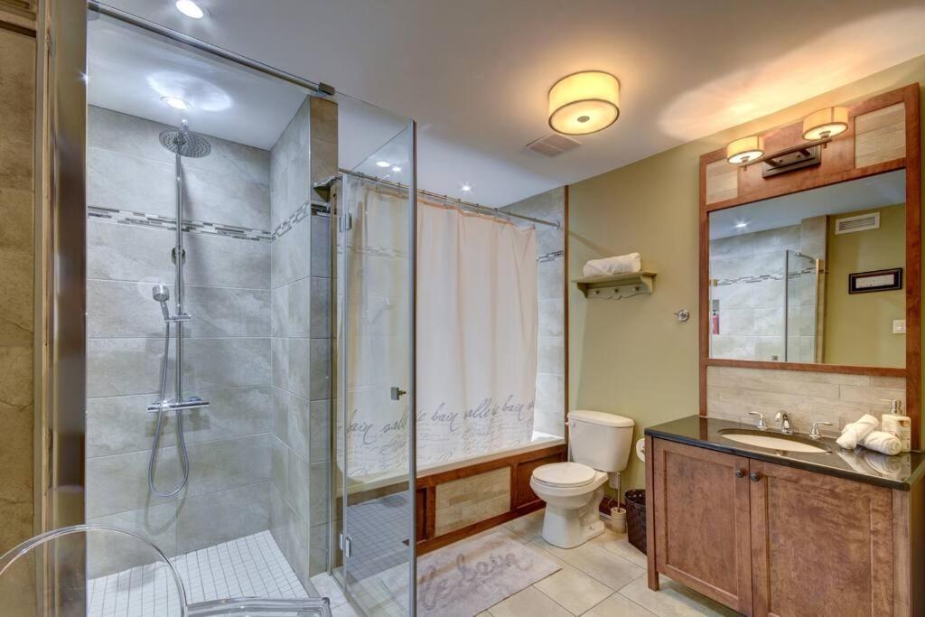 Les Eaux Tremblant Classic Chalet Pool & Jacuzzi