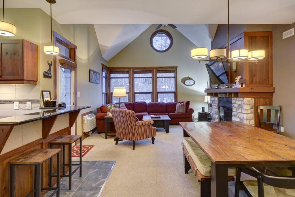 Les Eaux Tremblant Classic Chalet Pool & Jacuzzi