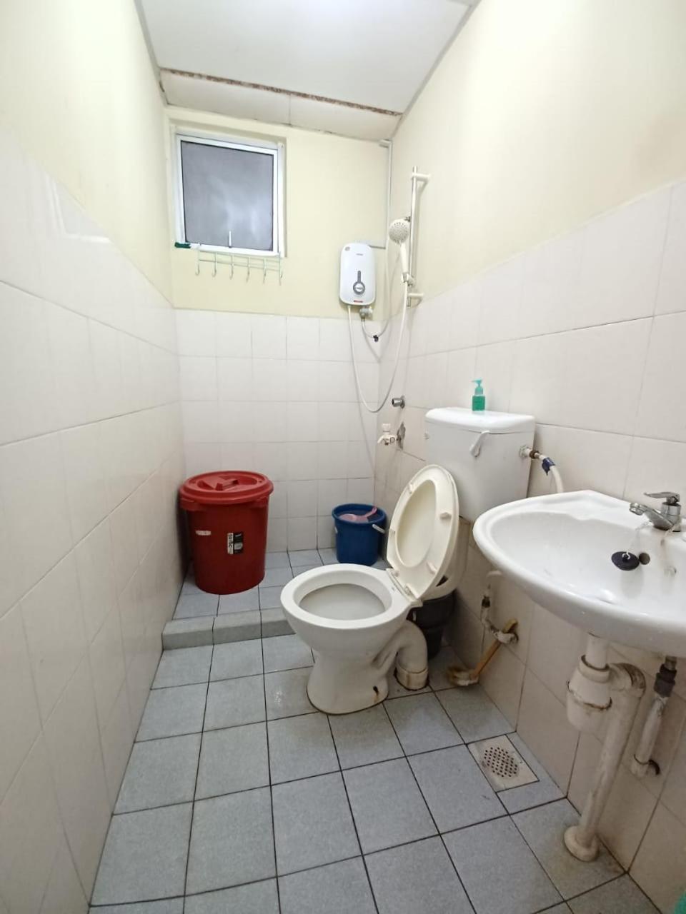 Homestay Bajet KK UA1 First Floor 2 Rooms 1 Aircond photo 5