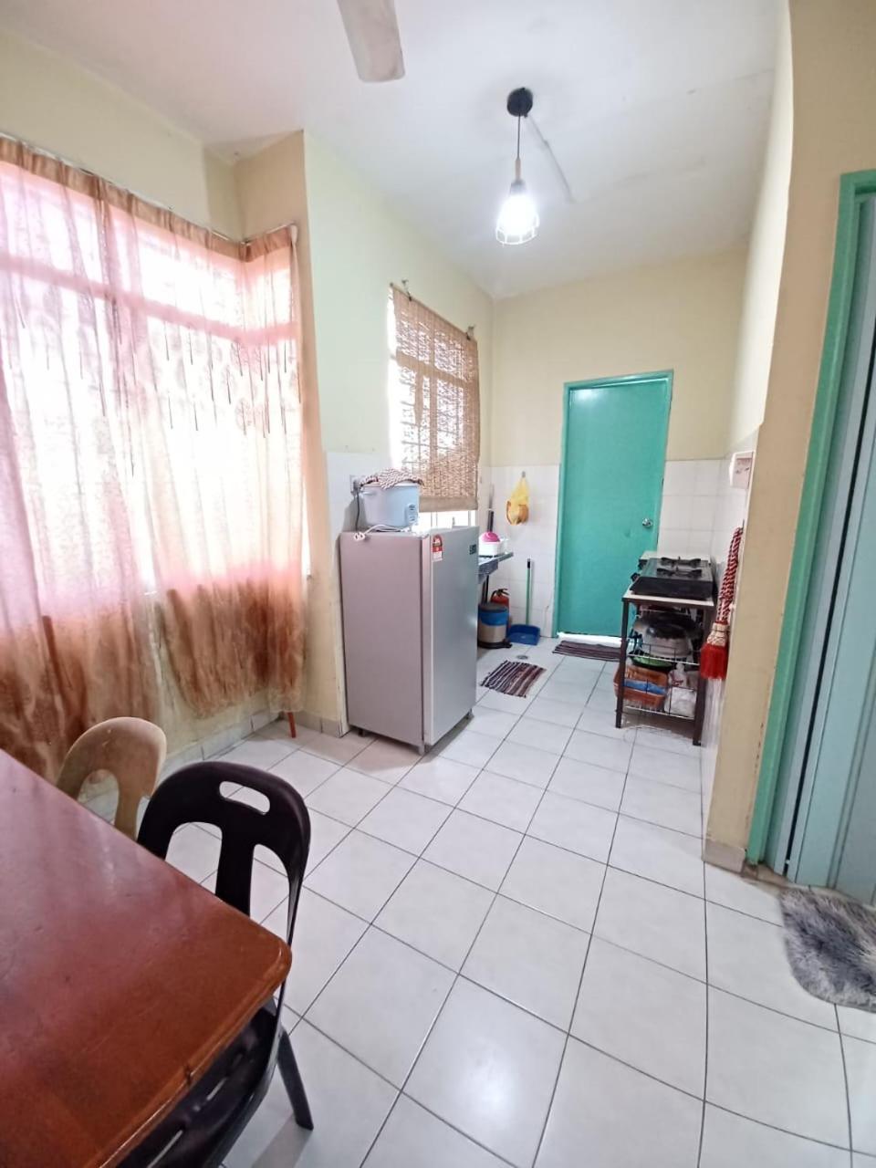 Homestay Bajet KK UA1 First Floor 2 Rooms 1 Aircond photo 7