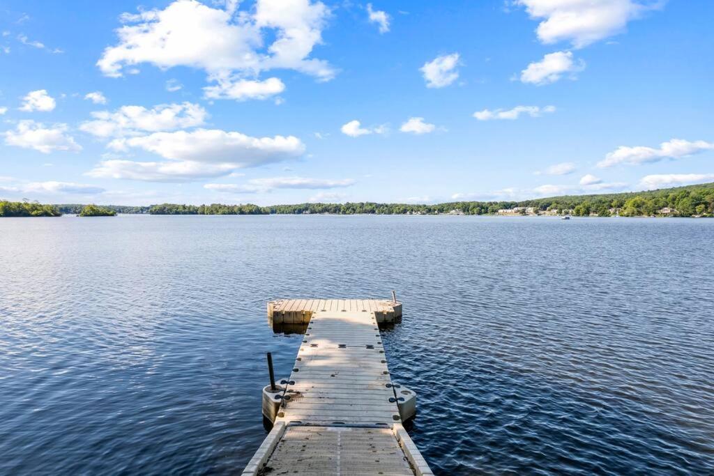 Grammy's Famous Lake House Retreat view 2
