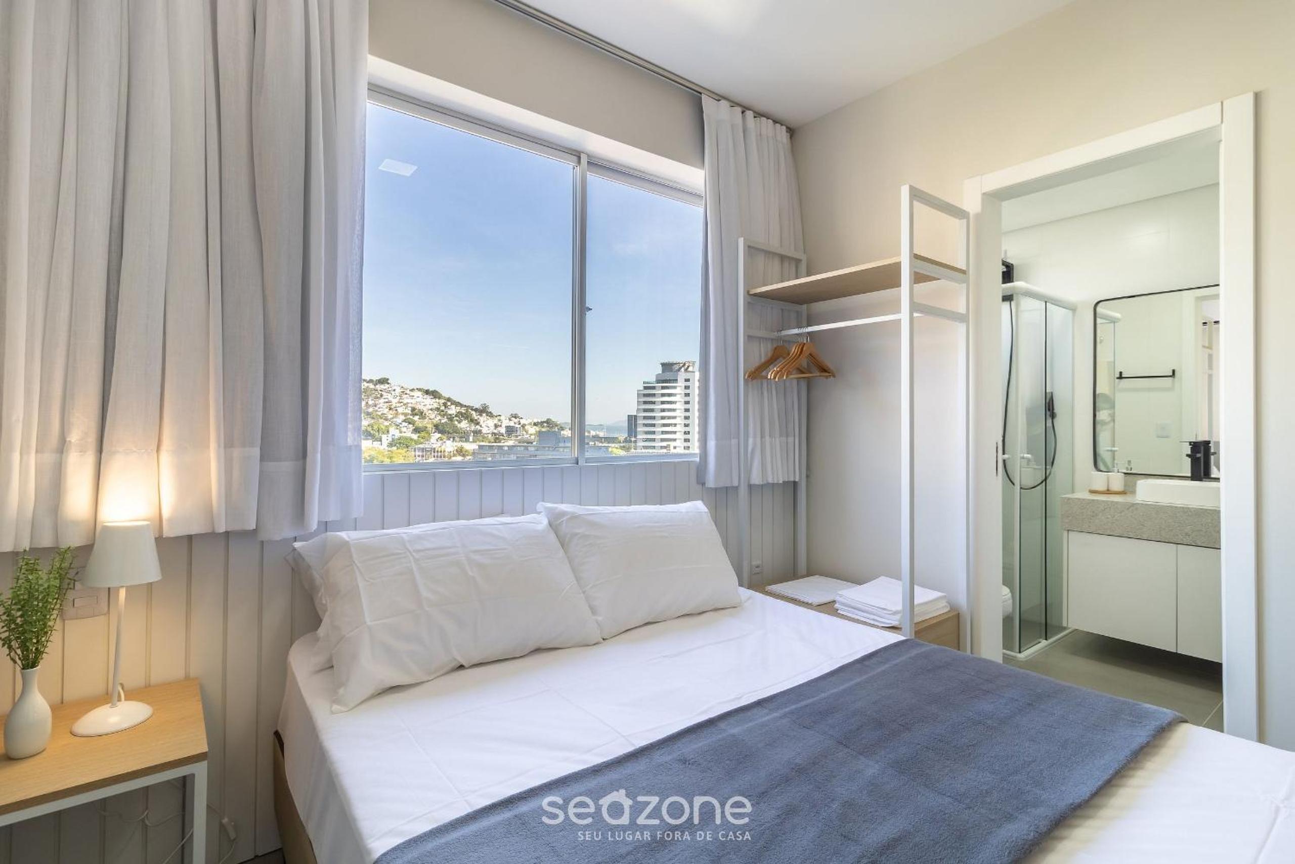 EVAs - Charming Apartments with Sea View in Floripa
