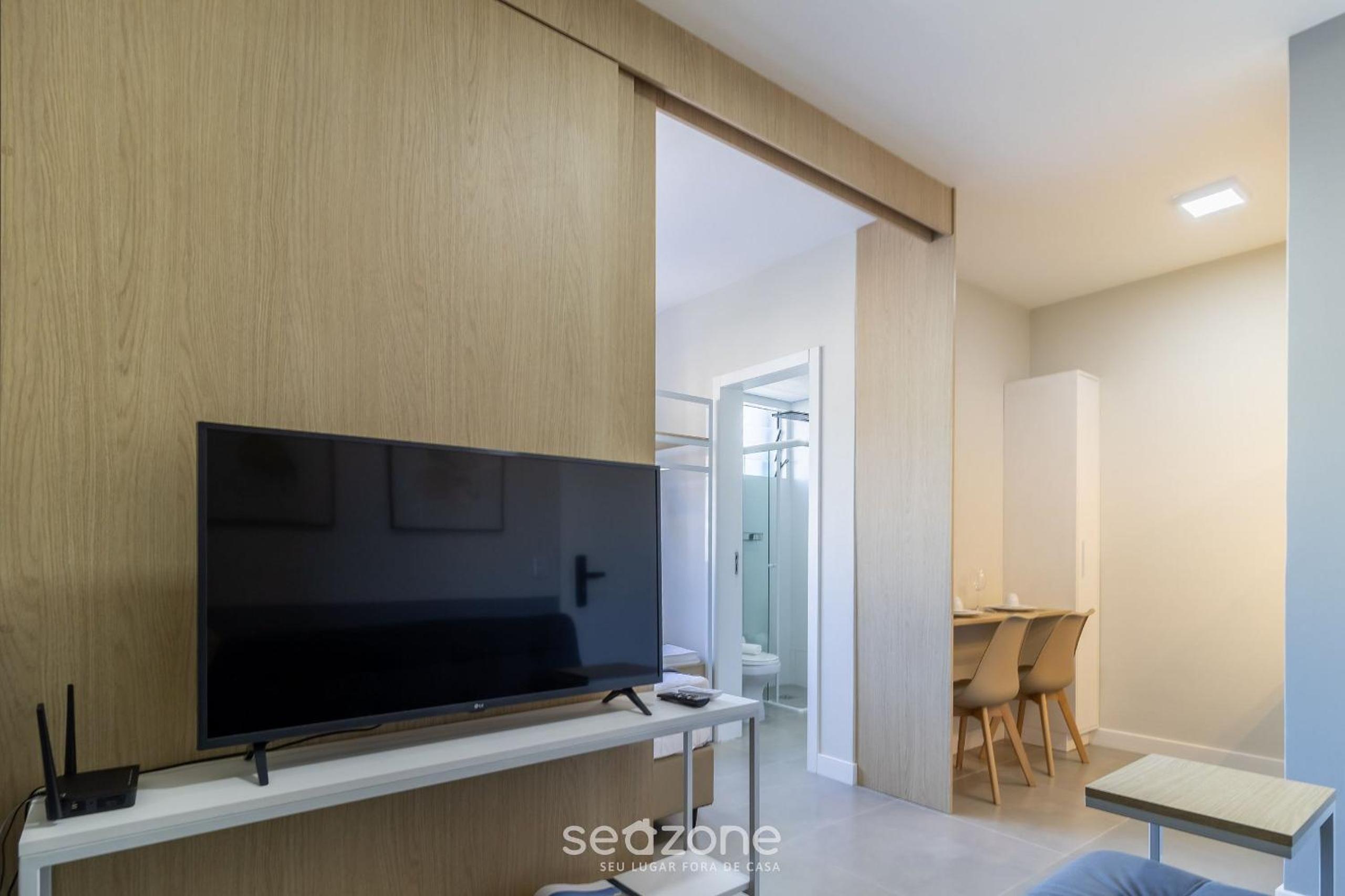 EVAs - Charming Apartments with Sea View in Floripa