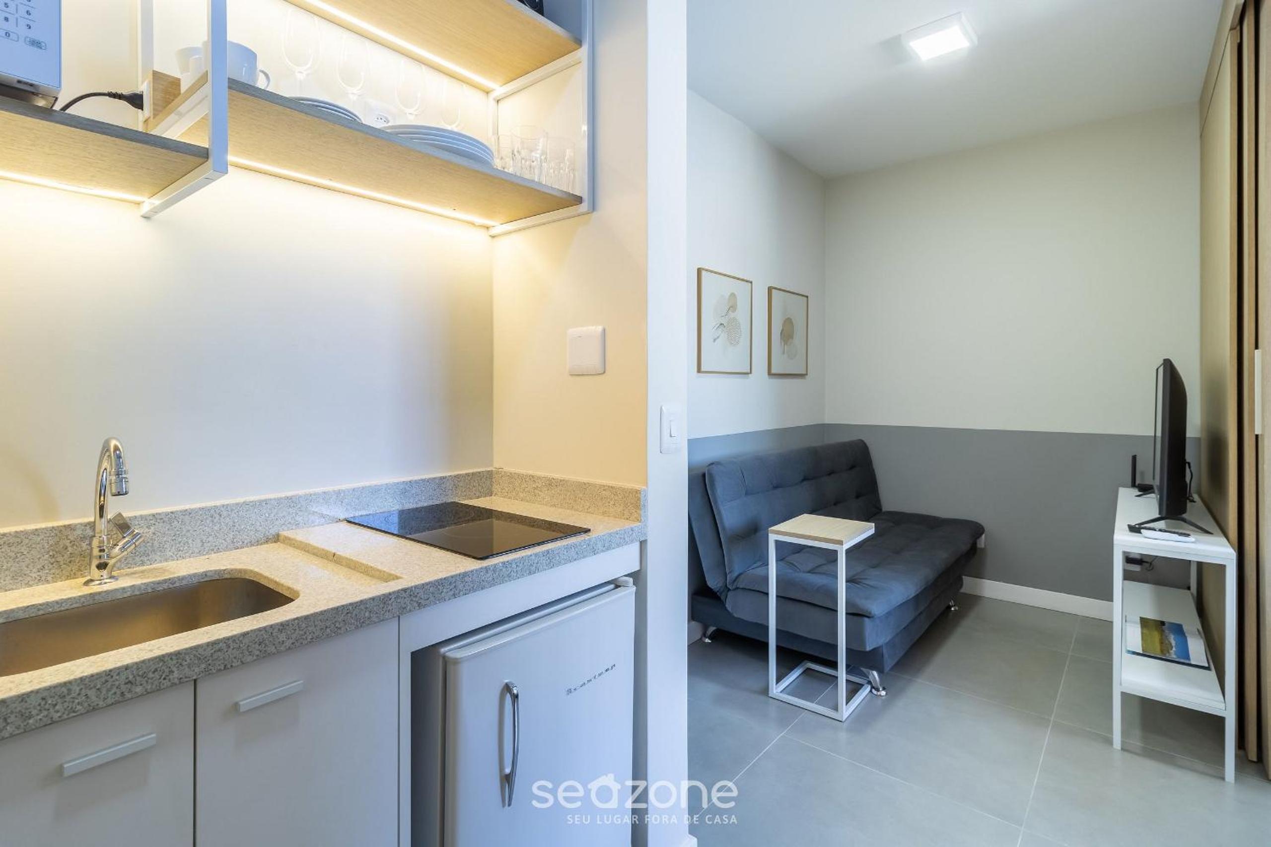 EVAs - Charming Apartments with Sea View in Floripa