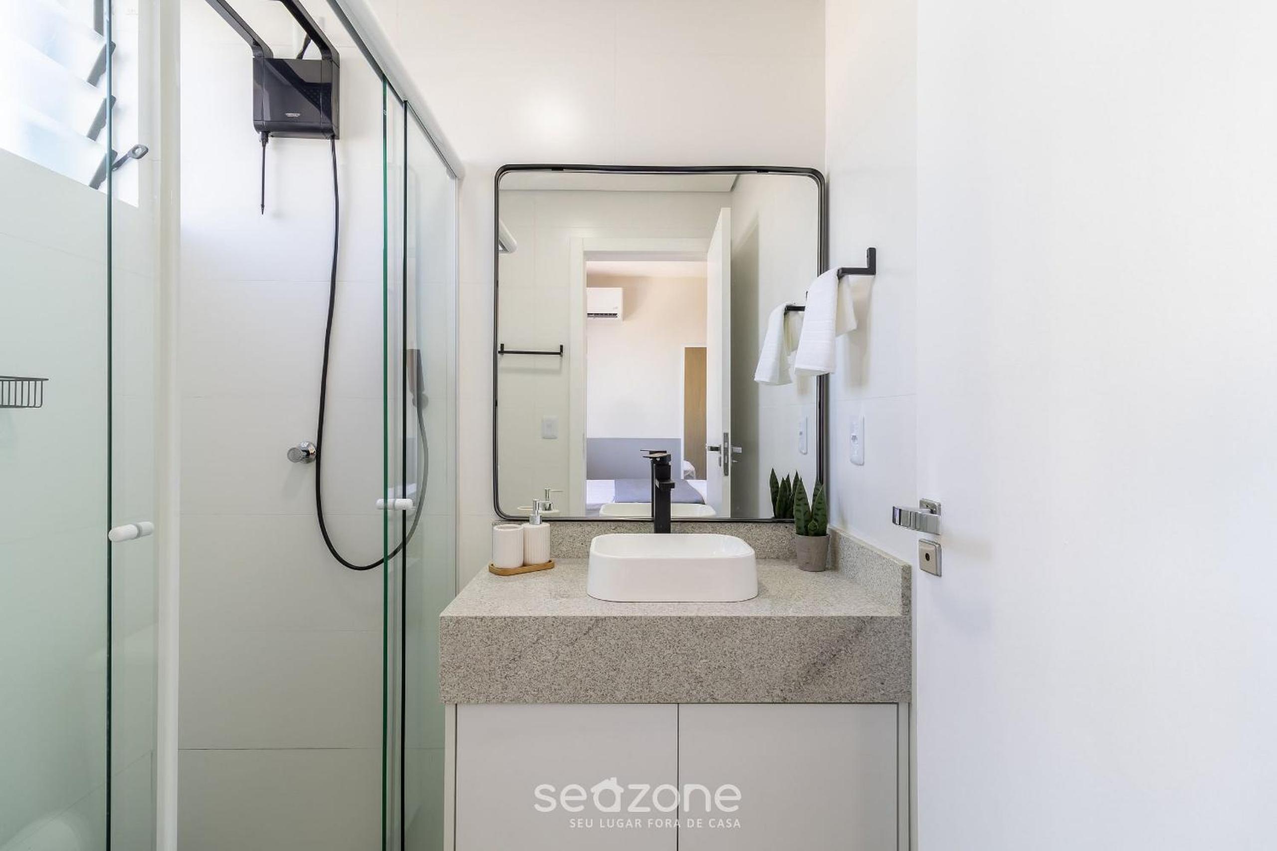 EVAs - Charming Apartments with Sea View in Floripa
