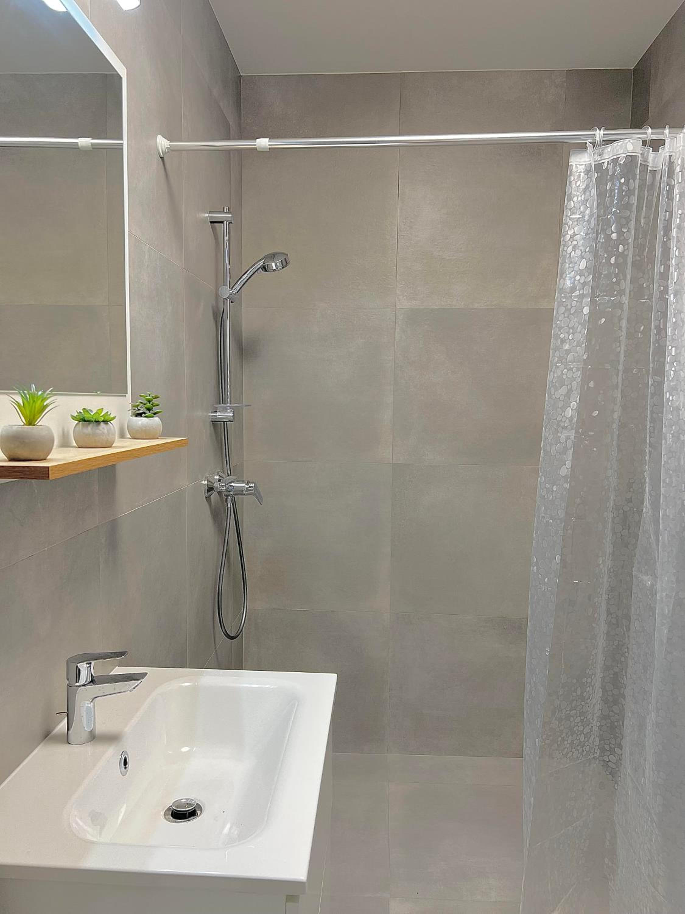 2 Moderné Apartmány 19 a 95 v Súkromí v centre mesta view 3