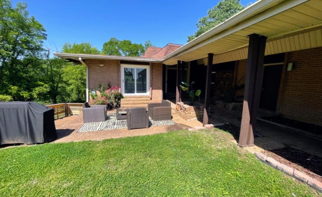 The Curtis - Expansive Mid-Century Gem view 5