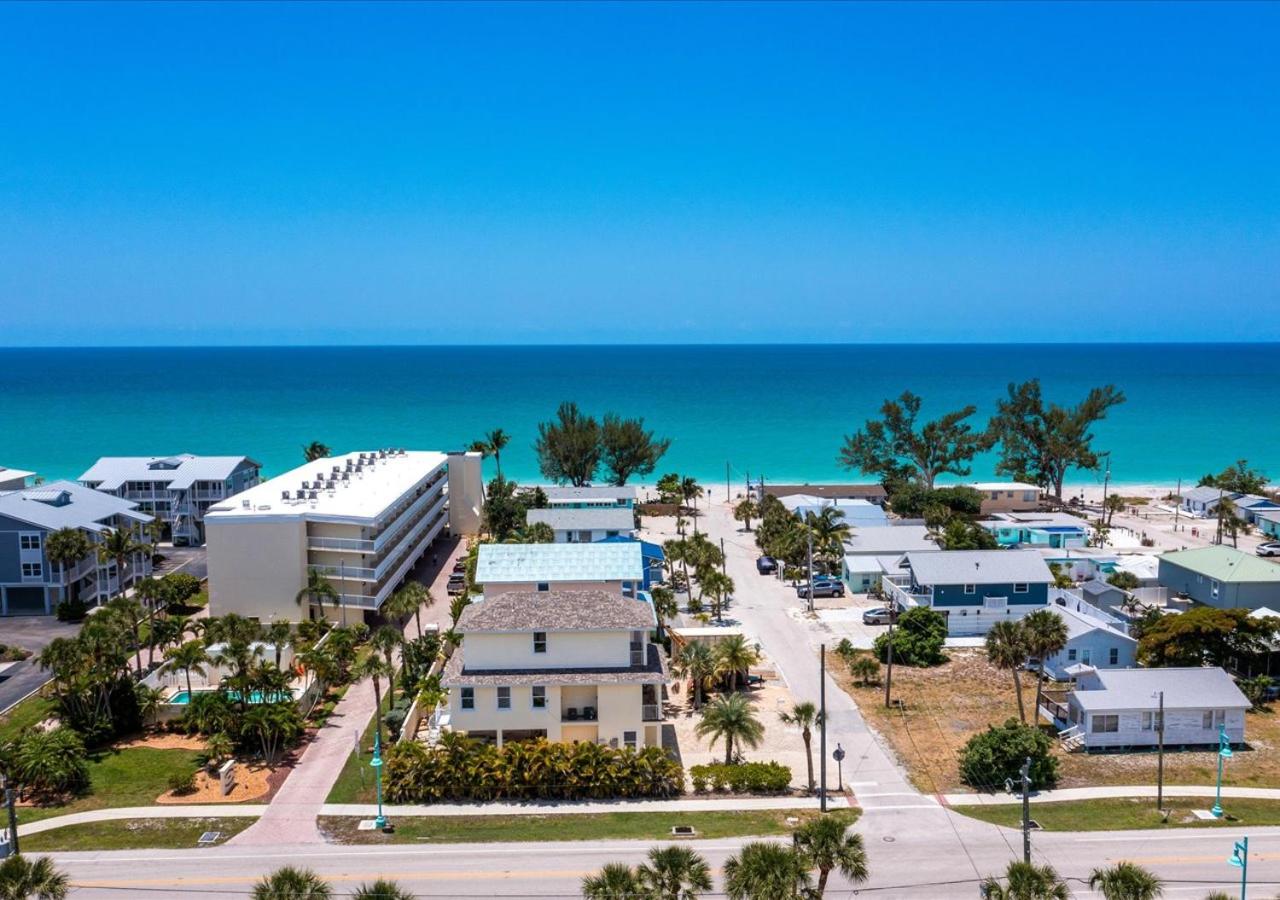Sand Dollar Siesta-walk to beach less than 1 min! view 3