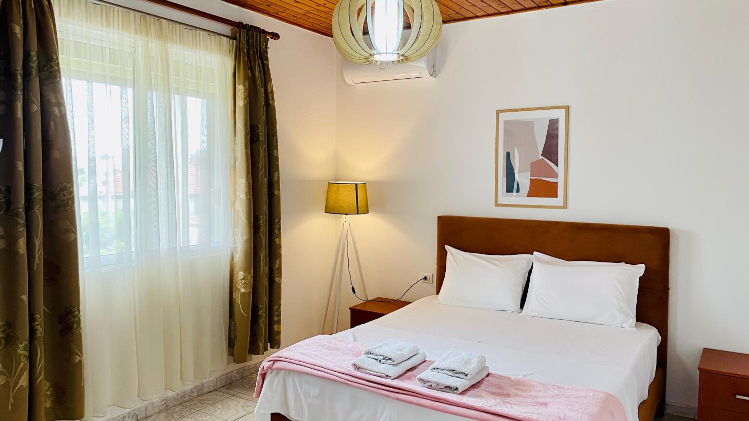 Mia Guest House - Entire home with balcony & garden